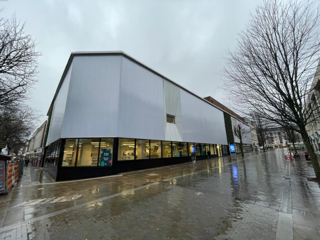 Y Storfa is Open